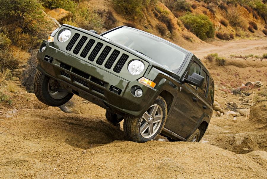  Jeep Patriot 2009 года  (фото 12 из 21)